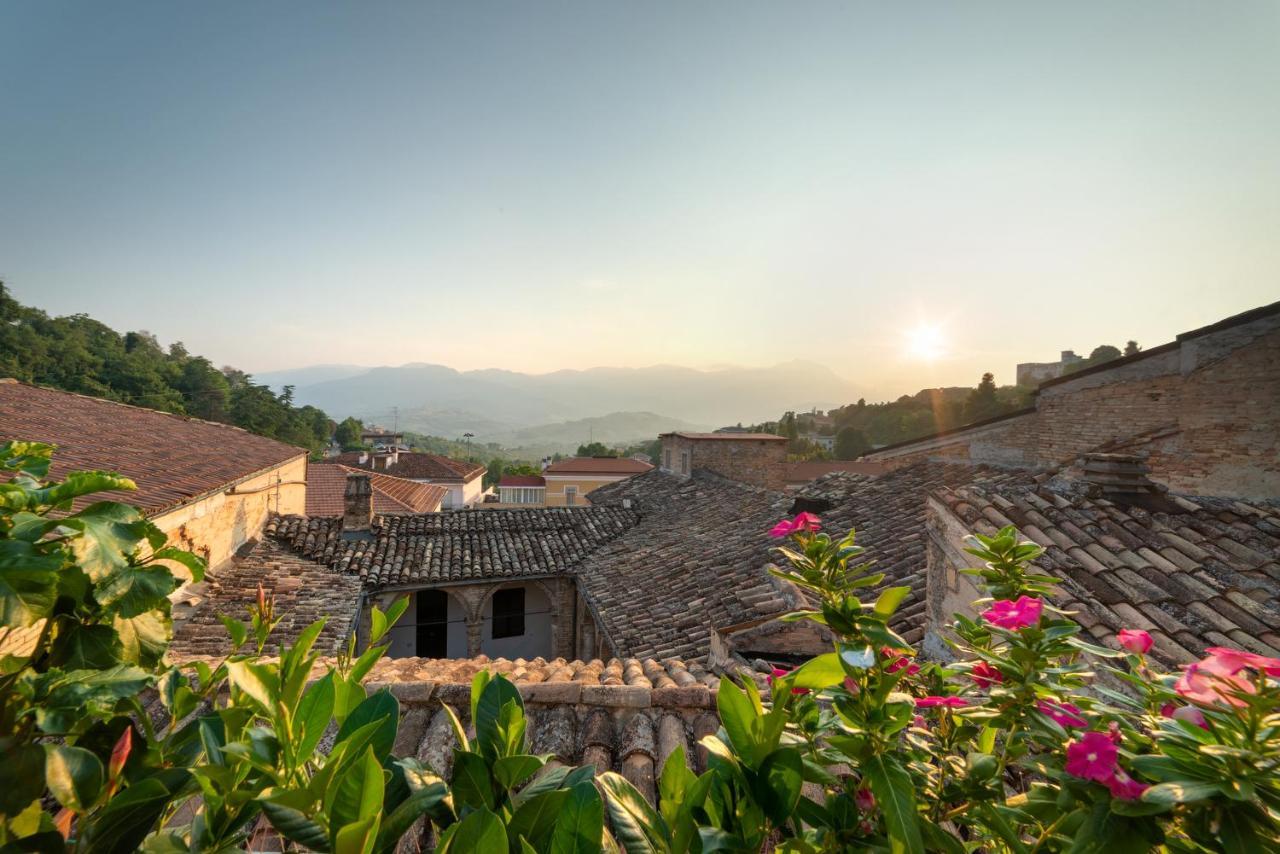 Nel Vicolo Luxury B&B Penne ภายนอก รูปภาพ